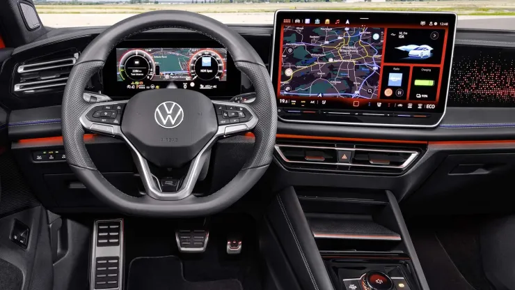 Γιατί η VW ξαναφέρνει τα πραγματικά κουμπιά στα αυτοκίνητα;