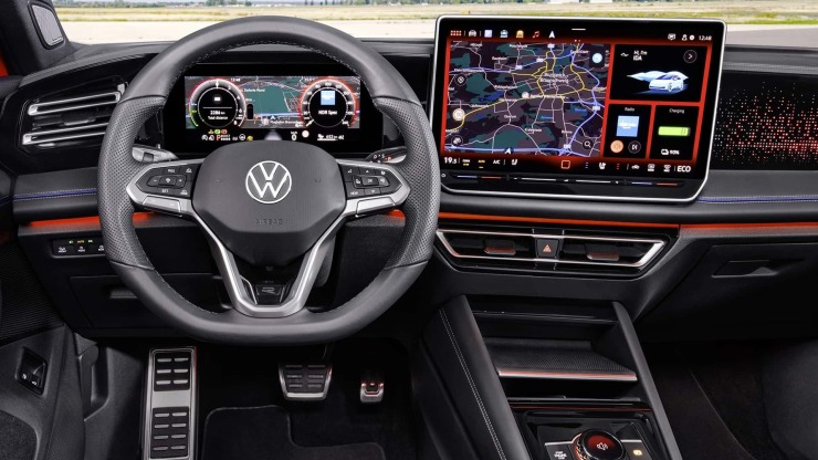 Γιατί η VW ξαναφέρνει τα πραγματικά κουμπιά στα αυτοκίνητα;