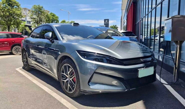 1.100 ίπποι και 0–100 σε 2,7’’: Το κινεζικό ηλεκτρικό sedan που τρομάζει τον ανταγωνισμό