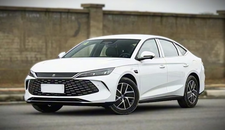 Η BYD λανσάρει το PHEV σεντάν Qin L DM-i 2026 με αυτονομία 2.148 χλμ Η BYD λανσάρει το PHEV σεντάν Qin L DM-i 2026 με αυτονομία 2.148 χλμ