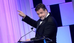 Ο Ράσελ Κρόου συναντά την Πριγιάνκα Τσόπρα Τζόνας στο sci-fi θρίλερ «Bluefly»