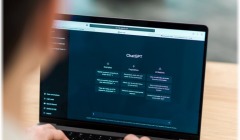 Πώς γράφουμε καλύτερα AI prompts: Τολμηρές εντολές, για ποιοτικές απαντήσεις