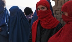Τους επιτρέπεται το επιχειρείν, αλλά όχι να ορίζουν τον εαυτό τους