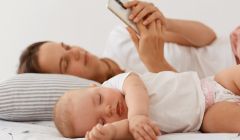 Ψηφιακή γονεϊκότητα: Η αγορά του babytech μετατρέπει τα βρέφη σε πηγή δεδομένων