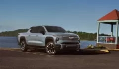 Το ηλεκτρικό Chevrolet Silverado έχει αυτονομία έως 792 χλμ