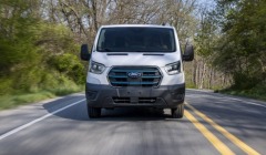 Το Ford E-Transit του 2025 διαθέτει παραπλήσια τιμή με την έκδοση βενζίνης