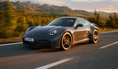 «Ψήνεται» η νέα υβριδική Porsche 911