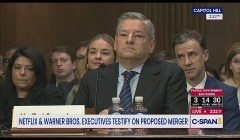 Netflix, Ted Sarandos στη Γερουσία: «Ο αληθινός μας αντίπαλος είναι το YouTube» (+video)