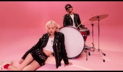 Το "APT" των Bruno Mars και Rosé το πρώτο single σε πωλήσεις διεθνώς το 2025 (+video)