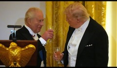 Πίσω από την ευγένεια, διακριτικές αιχμές προς Τραμπ