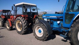 Χιλιάδες τρακτέρ αποκλείουν κομβικούς άξονες με οικονομικές επιπτώσεις