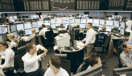 Το rebalancing των δεικτών Stoxx και FTSE και το τριπλό κλείσιμο των Παραγώγων έφεραν μεγάλο όγκο συναλλαγών, με αναδιαρθρωσεις χρτοφυλακίων