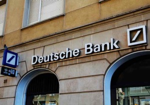 υποβάθμιση της πιστοληπτικής αξιολόγησης της Deutsche Bank