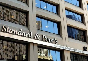 Καμπανάκι από S&P για αμερικανικούς δασμούς 