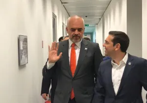 Κόντρα Τσίπρα με Ράμα για τα επεισόδια στη Σβέρνιτσα