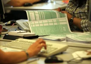 Στο στόχαστρο της ΑΑΔΕ τέθηκαν επιστρεπτέες προκαταβολές, ενοίκια, Συν-Εργασία, αναστολές συμβάσεων, Γέφυρα 1 & 2 και οι 72 δόσεις