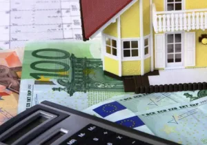 Αιχμές του υπουργείου Οικονομικών κατά 300 δημάρχων 
