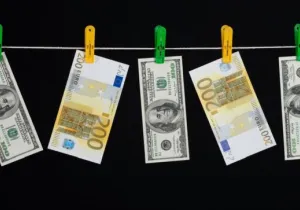 Ύποπτα 600 άτομα για "μαύρο χρήμα"