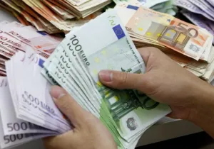 Αυξάνονται οι μισθοί στον ιδιωτικό τομέα