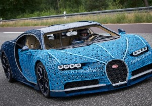 Bugatti Chiron από πλαστικό