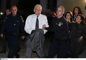 Προφυλακίστηκε o Γ. Παπαντωνίου και η σύζυγός του