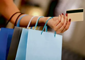 Αν οι δαπάνες υπερβαίνουν το δηλωθέν εισόδημα αίρεται το τραπεζικό απόρρητο και ο φορολογούμενος καλείται για εξηγήσεις