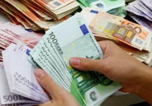 Πιέσεις στις τράπεζες για χορηγήσεις δανείων