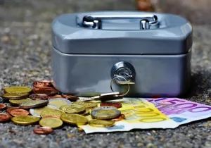 Το 60% μόλις τα βγάζει πέρα, τρώνε από τα έτοιμα, το 85% δεν αποταμιεύει, είναι χρεωμένα και θεωρούν πως η κατάσταση θα επιδεινωθεί
