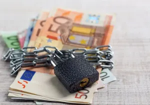 Για καταθέσεις 60.879,25 ευρώ θα πληρώσει 30.970,28 ευρώ