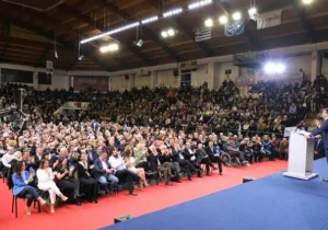 Όπως έστηναν ποδοσφαιρικούς αγώνες, στήνουν και τις δημοσκοπήσεις
