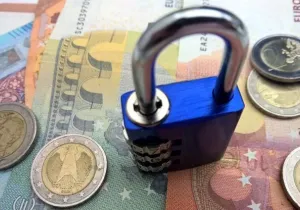ο υπόχρεος θα φυλακίζεται μέχρι και για 10 χρόνια αν κρύψει περιουσιακά στοιχεία από τη δήλωση πόθεν έσχες