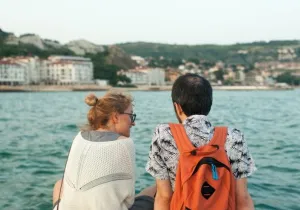 Η ακρίβεια που πλήττει τα ελληνικά νοικοκυριά σε συνδυασμό με την ανατίμηση των πακέτων διακοπών, δεν επιτρέπουν «κανονικές» διακοπές 