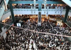 Χονγκ Κονγκ: Τους 151 έφτασαν οι νεκροί από την πυρκαγιά στο συγκρότημα κατοικιών