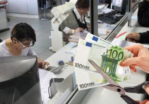 Η ΑΑΔΕ παραδέχεται ότι είναι δύσκολο έως αδύνατο να εισπράξει χρέη ύψους 85,5 δισ. ευρώ