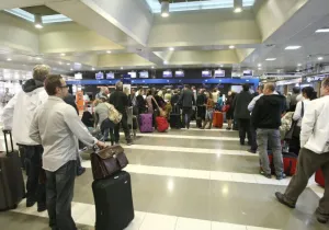Το brain drain συνεχίζεται ακόμη με ρυθμό πάνω από 50.000 άτομα το χρόνο