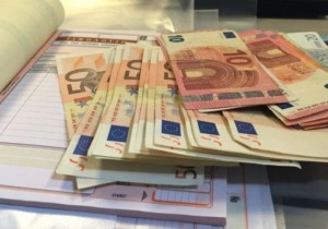 Οι έξι προϋποθέσεις που πρέπει να συγκεντρώνει ο εργαζόμενος για να γλιτώσει τη φορολόγηση από το πρώτο ευρώ