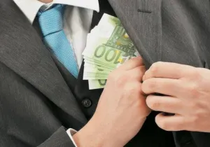 Συναγερμός στα υπουργεία Οικονομικών και Εργασίας 