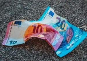 Οι ανατιμήσεις των τροφίμων αποτελούν τον μόνιμο βραχνά για τα νοικοκυριά την τελευταία πενταετία, καθώς οι τιμές τους έχουν αυξηθεί κατά 35%