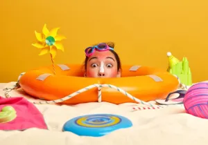 Αντηλιακά - Sunscreen - Image by wayhomestudio on Freepik.com