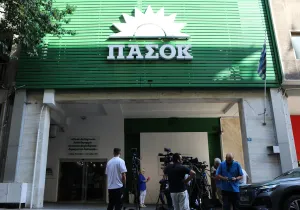 ΠΑΣΟΚ: "Επιδημία" παραιτήσεων ΓΓ - Η κυβέρνηση ανέχεται τη διασπάθιση δημοσίου χρήματος