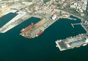 ΑΑΔΕ: Μπλόκο σε πλοίο στο λιμάνι του Βόλου με 12.300 λίτρα λαθραίων καυσίμων