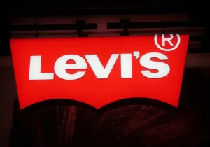 Πώς η Levi’s εκτόξευσε τα κέρδη της παρά τους δασμούς