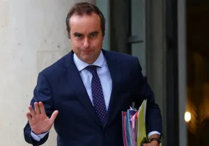 Λεκορνί: Παράνομη η αμερικανική στρατιωτική επιχείρηση στη Βενεζουέλα