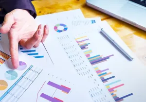 Τραμπ και SEC τερματίζουν τις τριμηνιαίες οικονομικές εκθέσεις: Κερδισμένοι και... χαμένοι