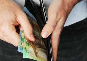 Πού ψάχνει η Εφορία στοιχεία για κρυφά εισοδήματα, καταθέσεις και αδήλωτα ακίνητα