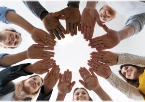 Πέρα από το περιβάλλον: Κοινωνία και διακυβέρνηση σε πρώτο πλάνο