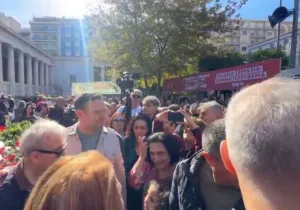 Στεφάνι στο μνημείο του Πολυτεχνείου κατέθεσε ο Στέφανος Κασσελάκης 