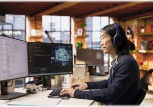 Τεχνητή Νοημοσύνη: Η αθόρυβη επιστροφή της Κίνας με αποτιμήσεις στο 1/4 των ΗΠΑ