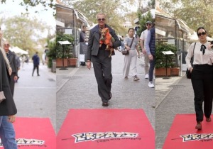 Red carpet …έκπλήξη στο κέντρο της Αθήνας με τον Λάκη Γαβαλά