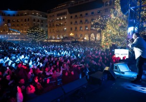 Το απόλυτο χριστουγεννιάτικο event στην πλατεία Αριστοτέλους με τον Αντώνη Ρέμο